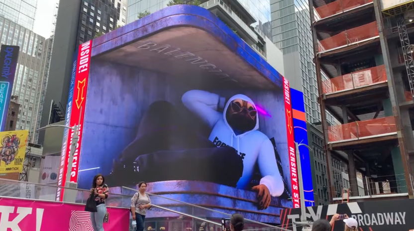 Реклама Balenciaga 