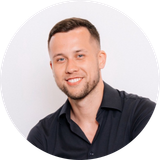 Денис Елизаров